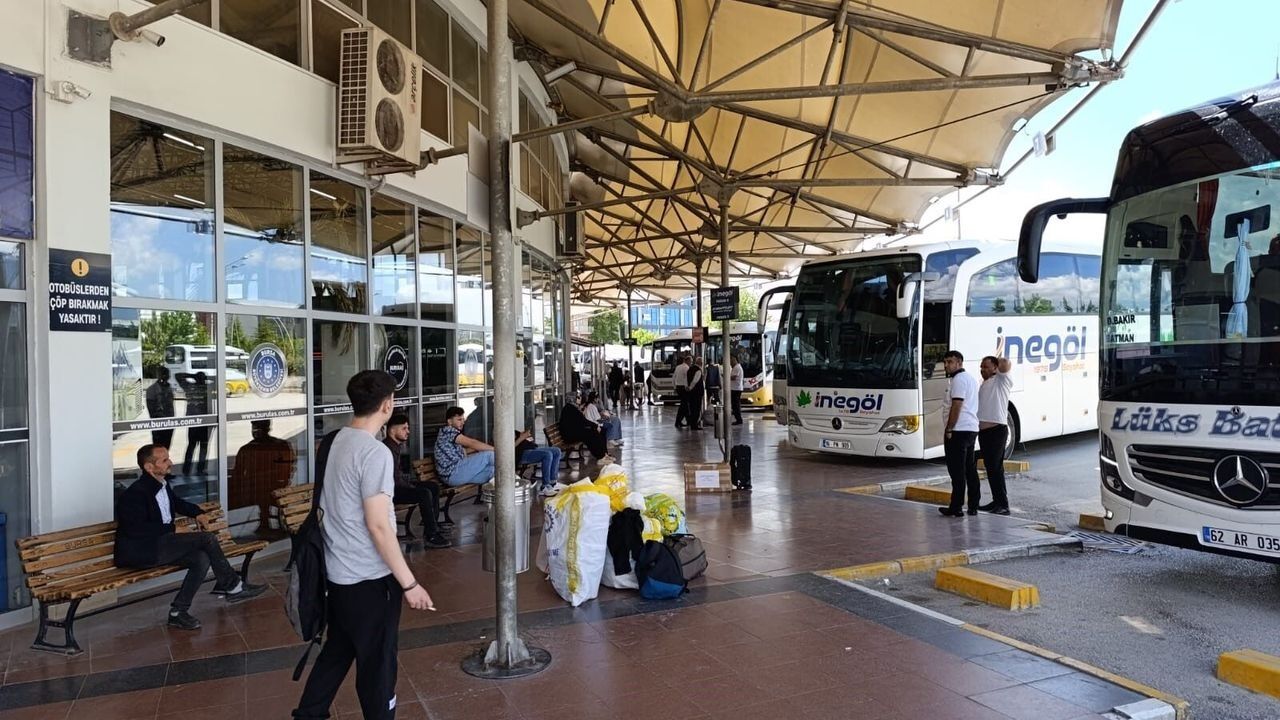 TERMİNALDE UNUTULAN ÇANTADAN SERVET ÇIKTI