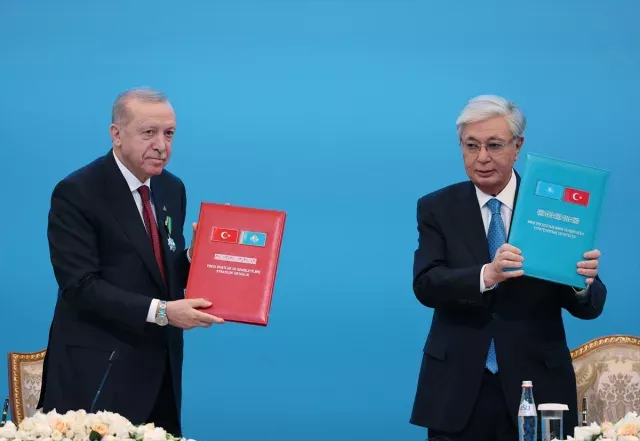 ASTANA ZİRVESİNDE 13 YENİ ANLAŞMA