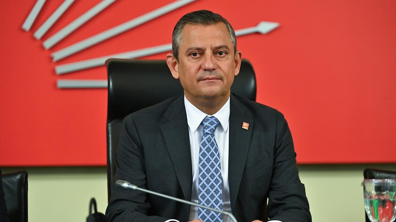 ÖZGÜR ÖZEL, CHP GRUP BAŞKANI SEÇİLDİ