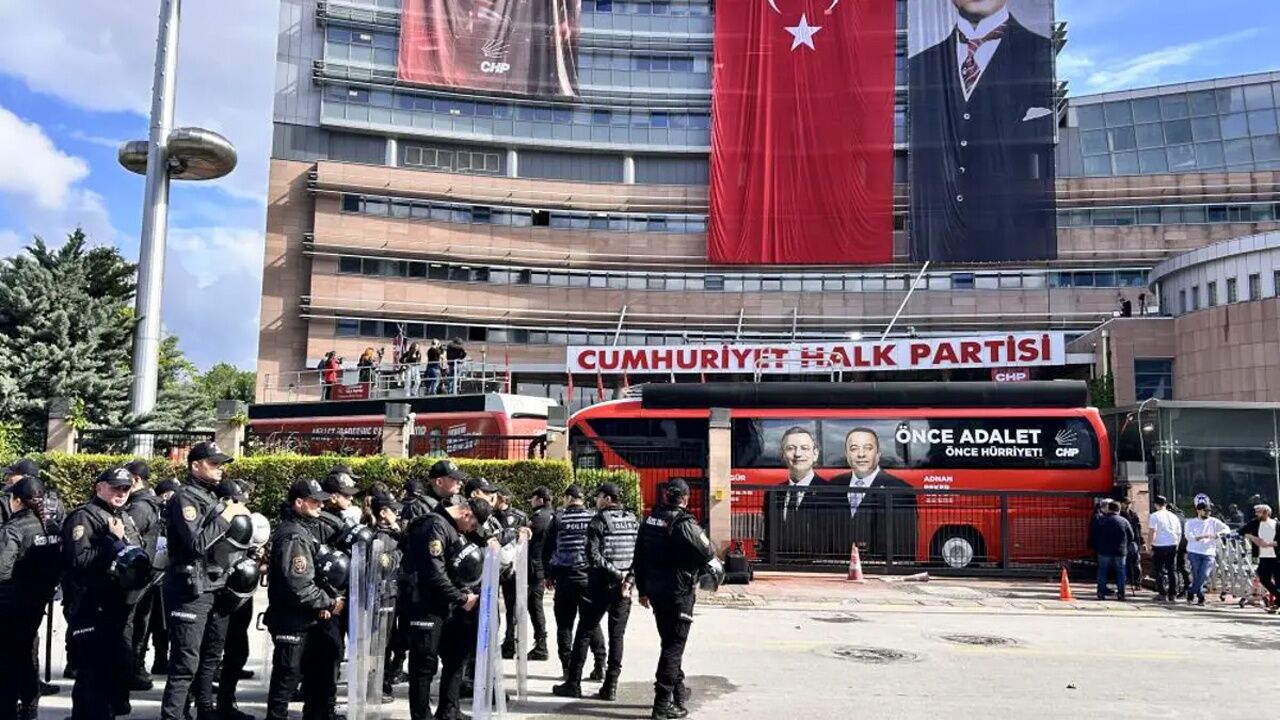 ÖZGÜR ÖZEL, KILIÇDAROĞLU İLE GÖRÜŞMESİNİ ANLATTI