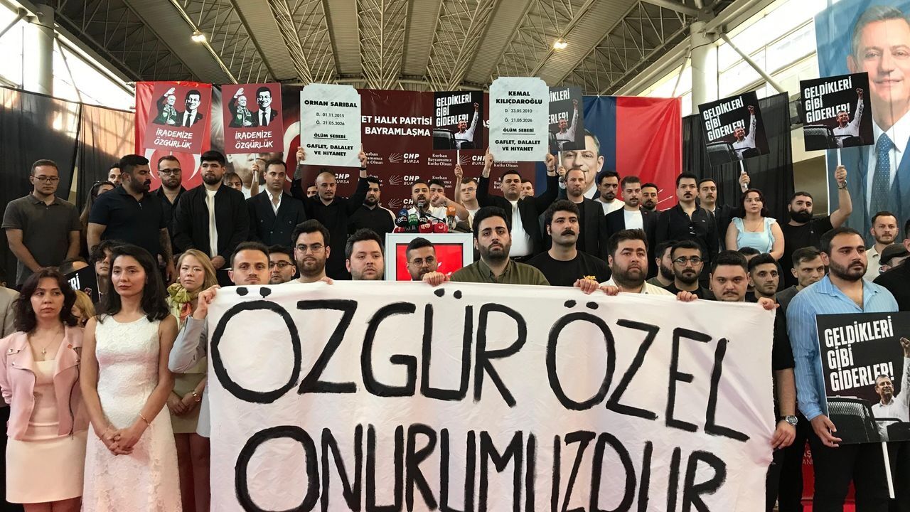 CHP BURSA'DA COŞKULU BAYRAMLAŞMA!