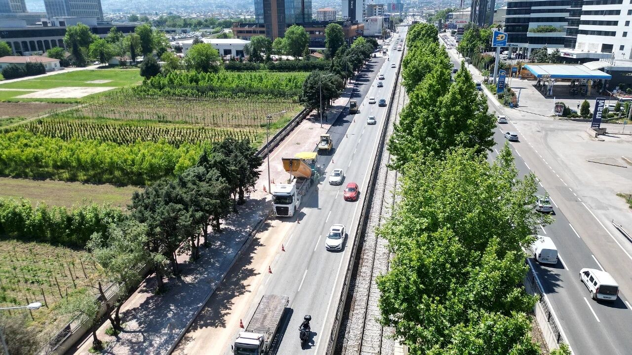 İSTANBUL YOLU'NDA ASFALT ÇALIŞMASI