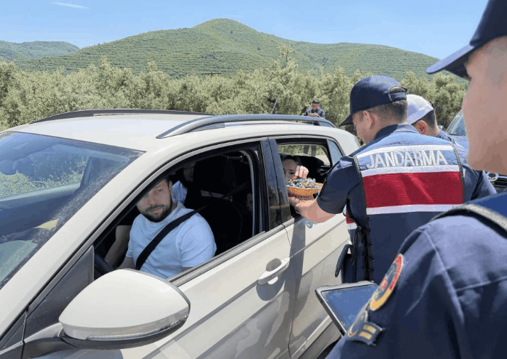 BURSA'DA JANDARMADAN BAYRAM SÜRPRİZİ