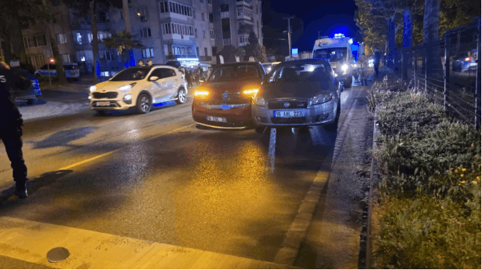 KIRMIZI IŞIKTA FECİ ÇARPIŞMA