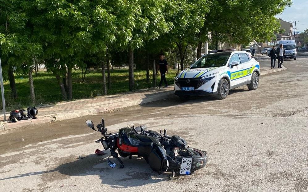 BURSA'DA FECİ KAZA: 5 YARALI