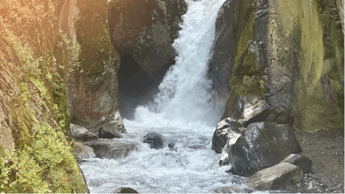 SAİTABAT ŞELALESİ'NDE SU SEVİYESİ REKOR KIRDI