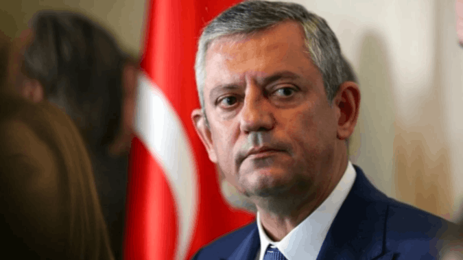 ÖZEL'İN AMCASI HAYATINI KAYBETTİ!