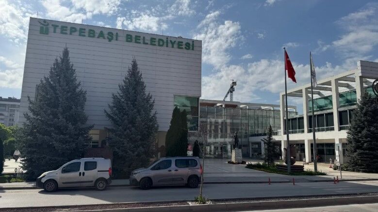 TEPEBAŞI BELEDİYESİ'NE OPERASYON!