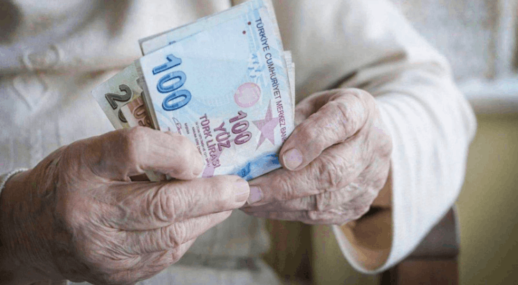 EMEKLİLERE ÇİFTE ÖDEME BAŞLADI