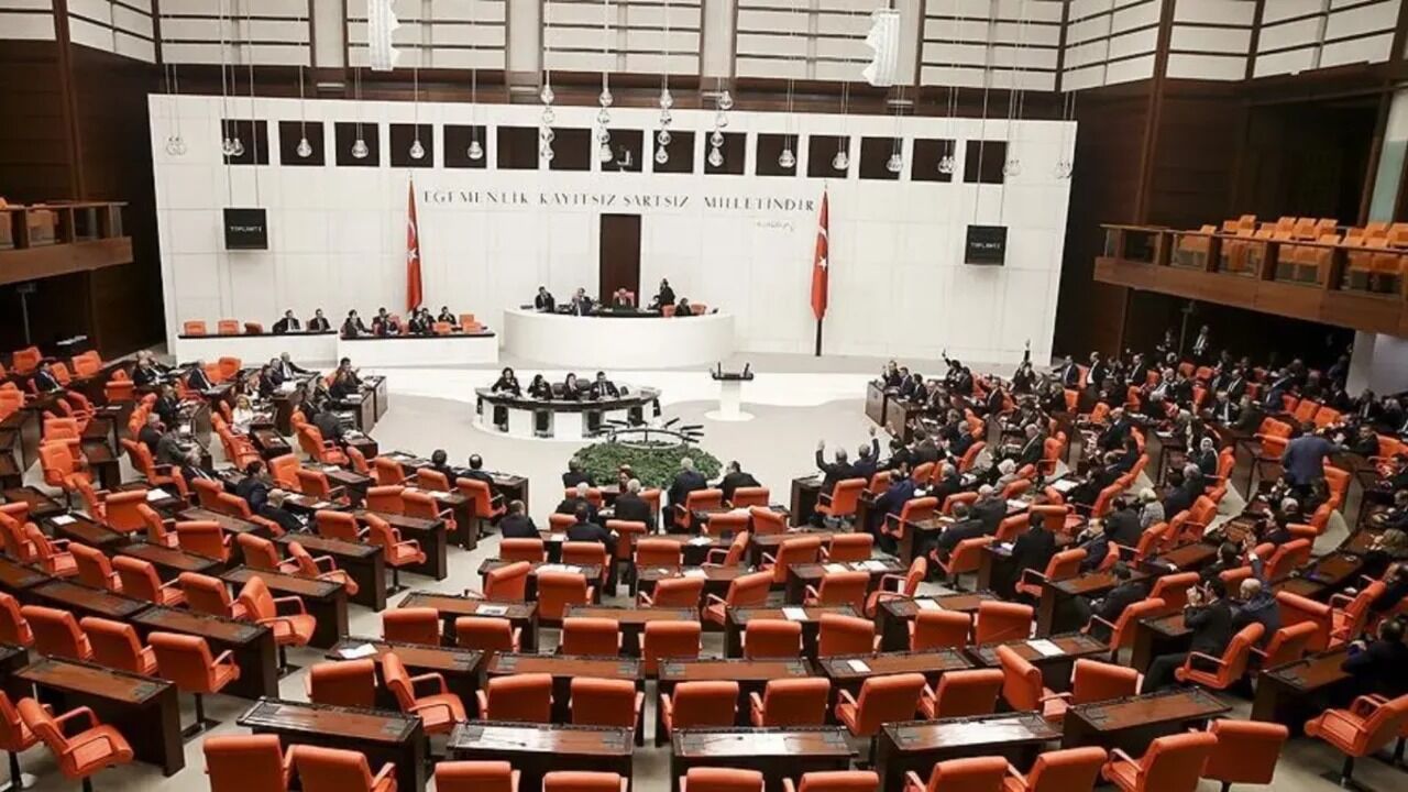 ÜNİVERSİTEYE GERİ DÖNÜŞ FIRSATI GENİŞLİYOR