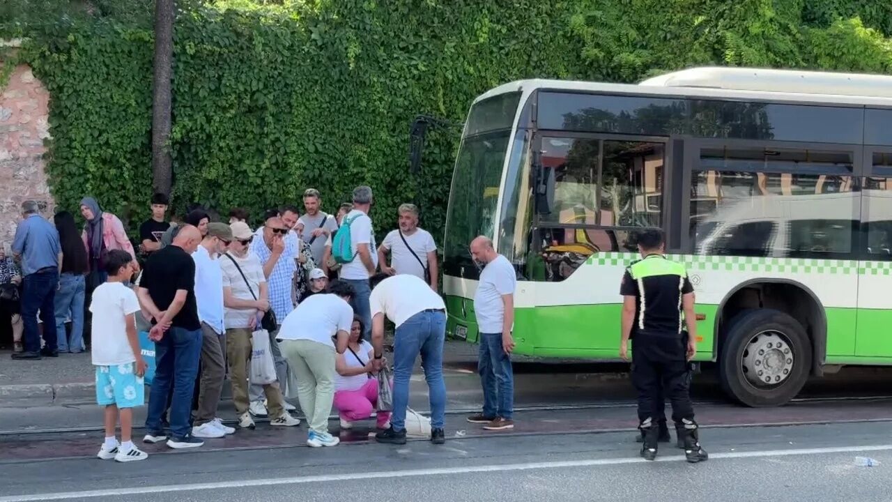 BURSA'DA ANNE VE BEBEĞİNE OTOBÜS ÇARPTI!