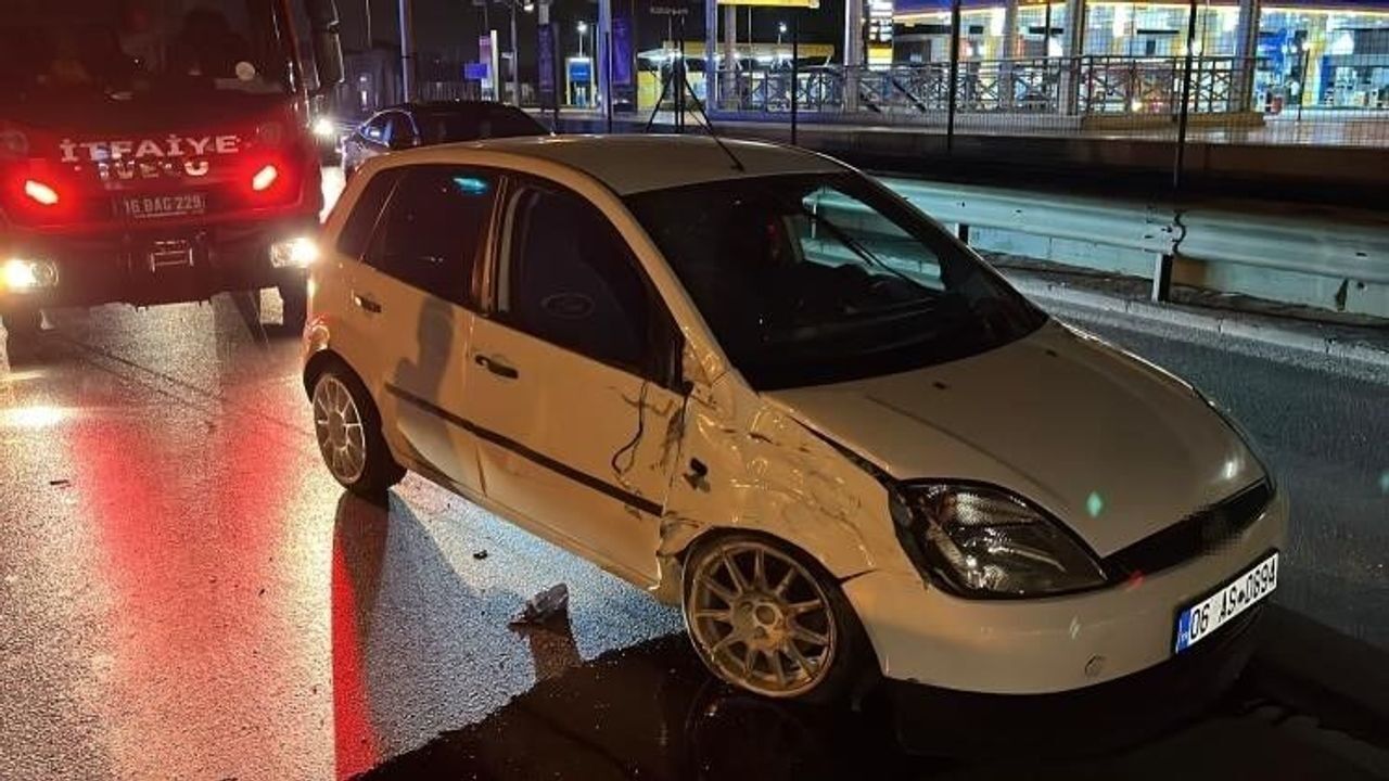 BURSA'DA SIKIŞTIRILAN OTOMOBİL TAKLA ATTI
