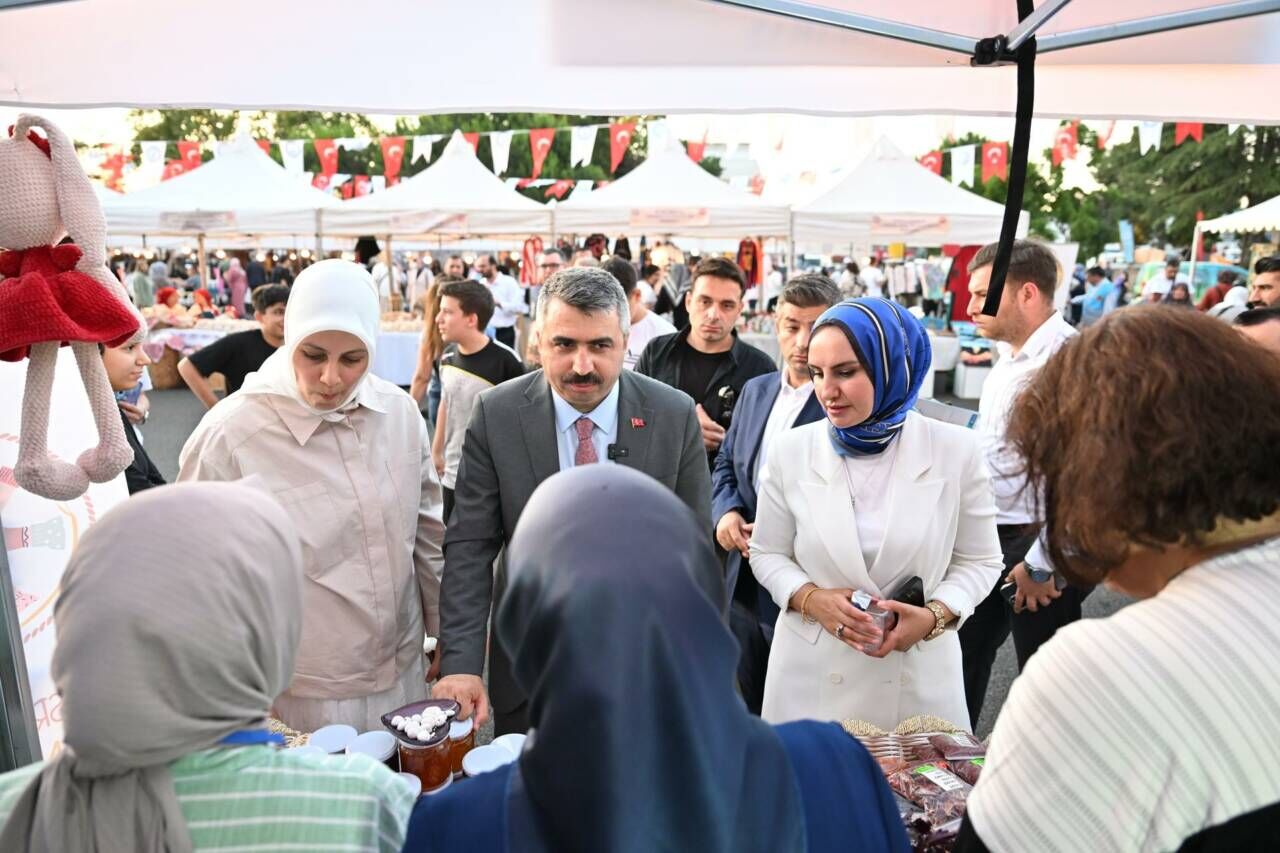 BURSA’DA YÜZLERCE EL EMEĞİ GÖRÜCÜYE ÇIKIYOR!