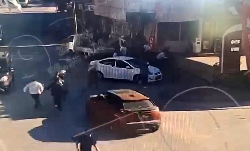 ''ÖNÜNE BAK'' KAVGASINDA ORTALIK KARIŞTI!