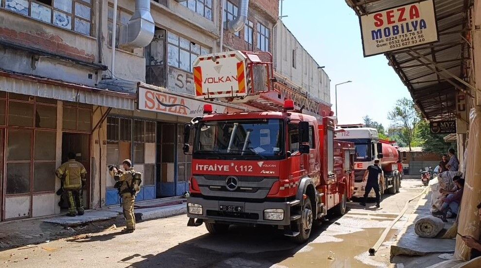 MOBİLYA İMALATHANESİNDE YANGIN!