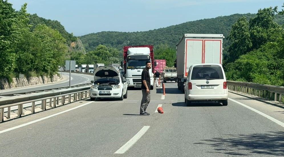 YALOVA-BURSA YOLUNDA TRAFİK KİLİTLENDİ!