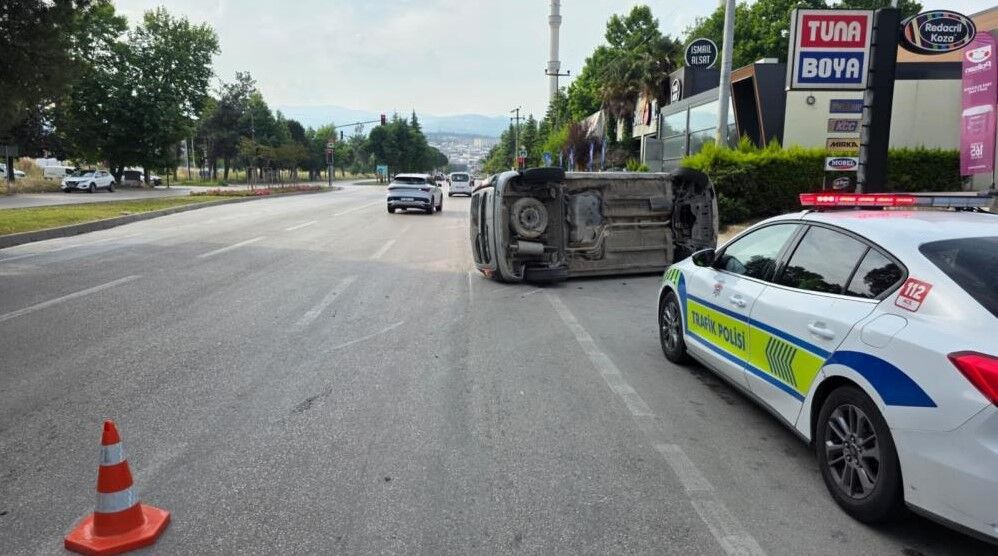 KALDIRIMA ÇARPTI, TAKLA ATTI!