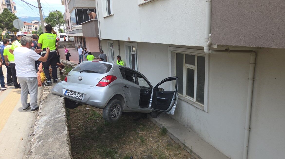 BAHÇEYE UÇTU, ÇOCUKLAR ÖLÜMDEN DÖNDÜ!
