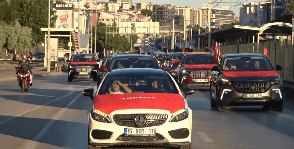 YÜZLERCE ARAÇ MİLLİ DESTEK İÇİN YOLA ÇIKTI!
