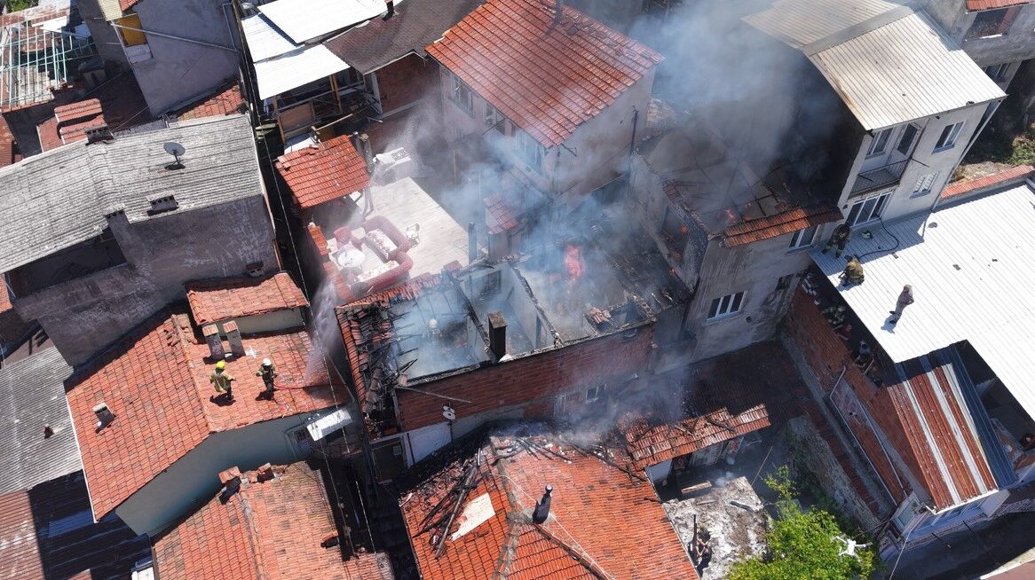 BURSA’DA KORKUTAN YANGIN: EVLER KÜLE DÖNDÜ