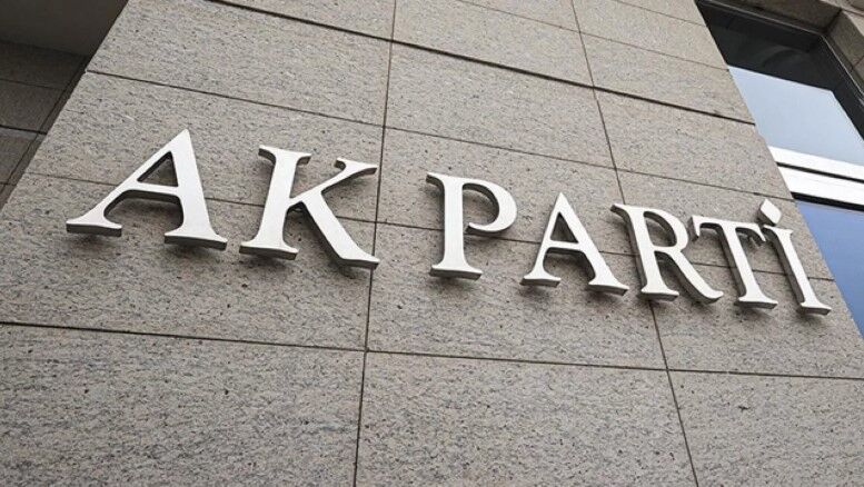 AK PARTİ'DE 4 İL BAŞKANI GÖREVDEN ALINDI