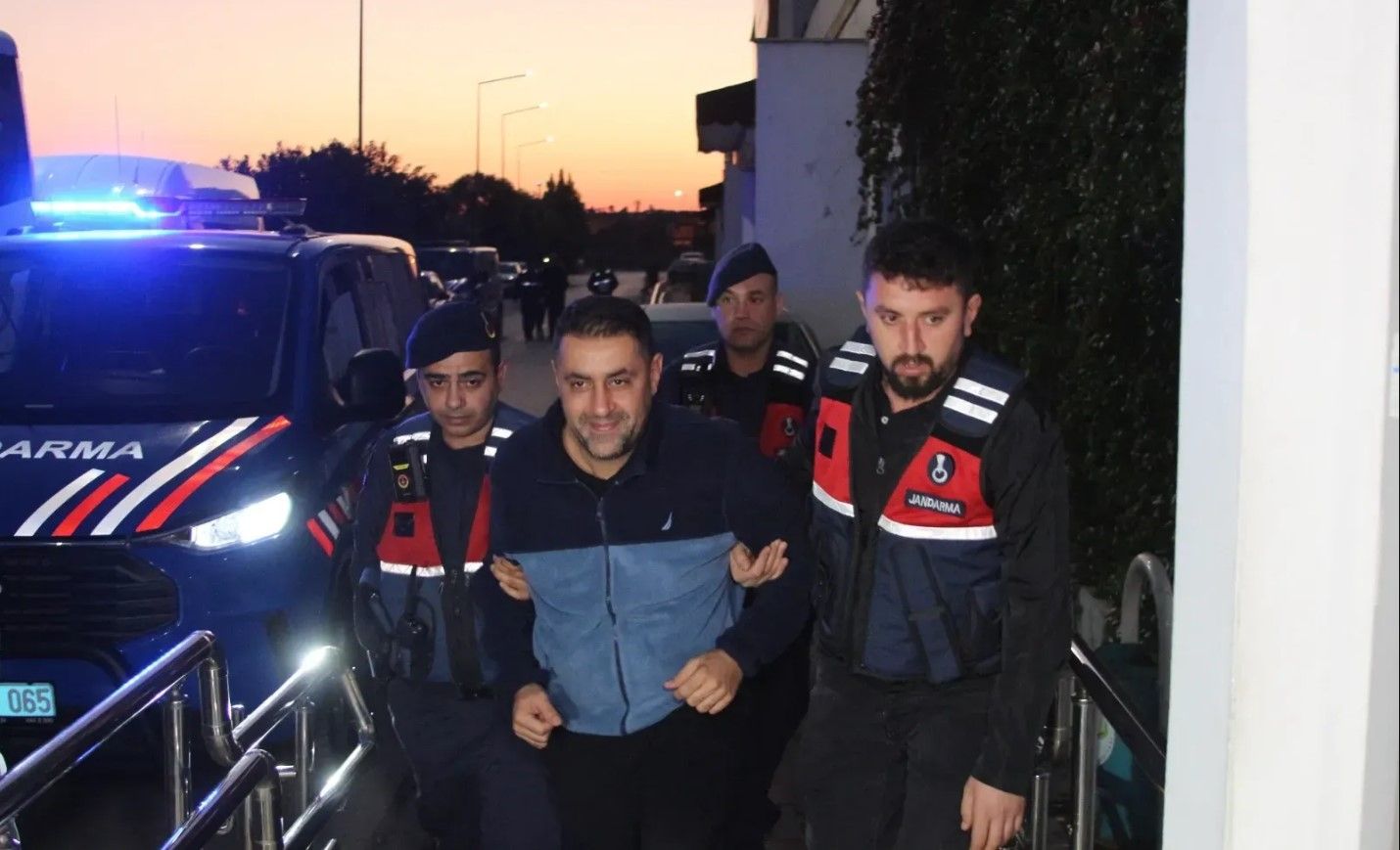 ÇUKUROVA BELEDİYE BAŞKANI TUTUKLANDI