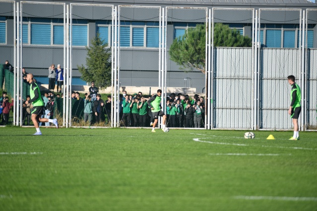 Bursaspor taraftara açık antrenman gerçekleştirdi